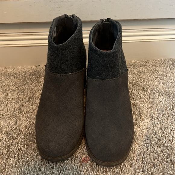 NEW Women's TOMS Lacy Bootie Forged Iron Grey Suede/Felt 5‎ $85 ankle boots Nice - Picture 7 of 16